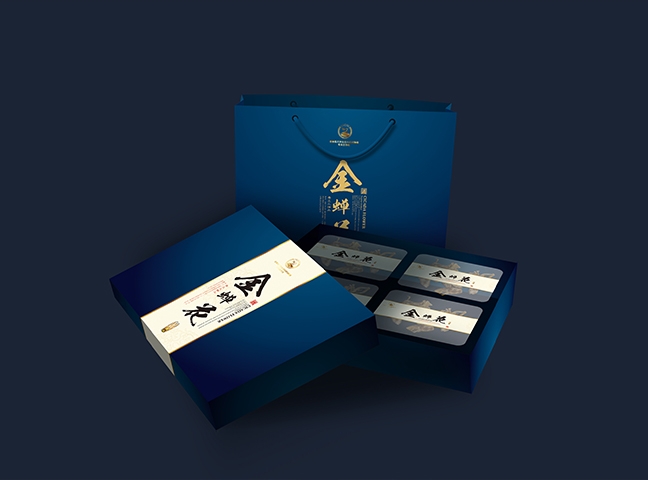 極具質(zhì)感的利口酒包裝設(shè)計(jì)賞析 極具質(zhì)感的利口酒包裝設(shè)計(jì)賞析